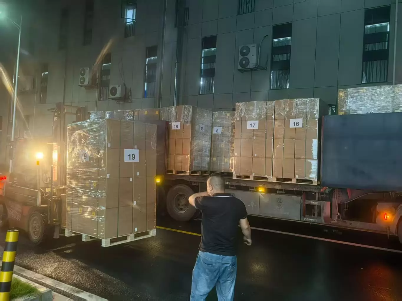 Drones equipados com bobinas de fibra óptica para alcances de 3 km, 5 km, 10 km, 15 km, 20 km, 30 km e 40 km.